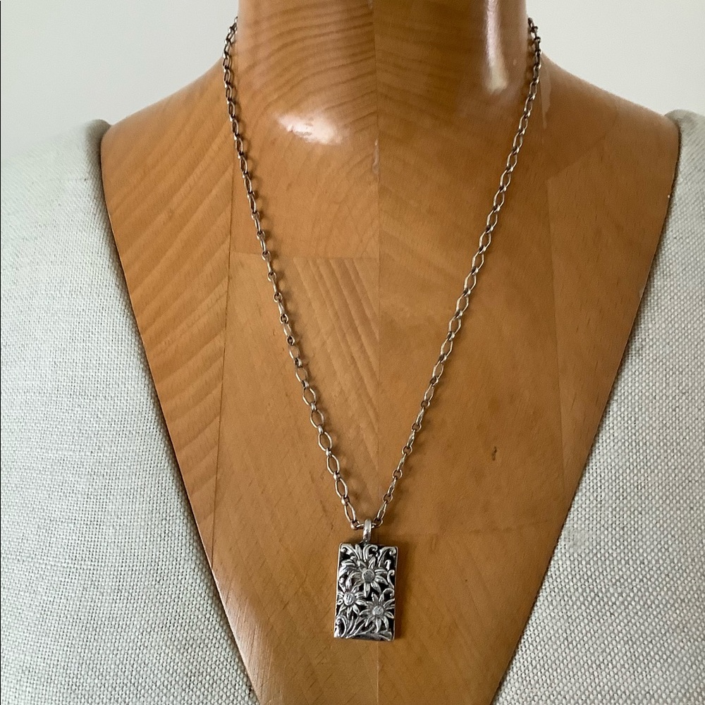 Sterling silver pendant neckless